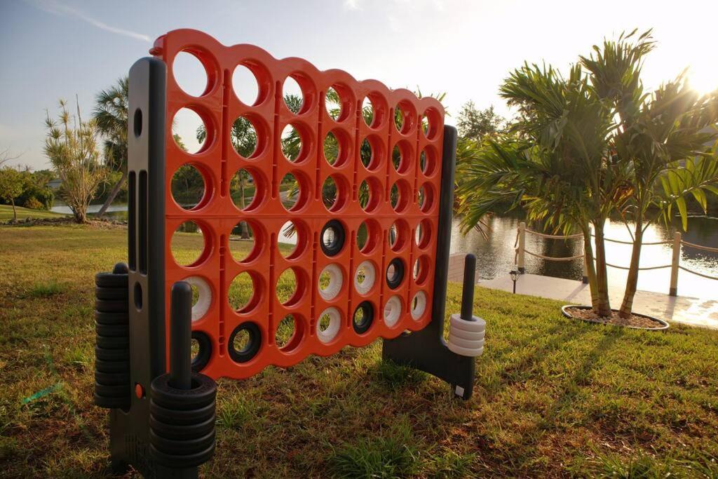 Cozy Retreat, Heated Pool, Water Canal, Bikes,3 Bedroom كيب كورال المظهر الخارجي الصورة